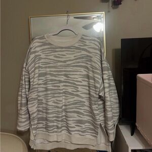 American Eagle Outfitters Gray and White Sweater